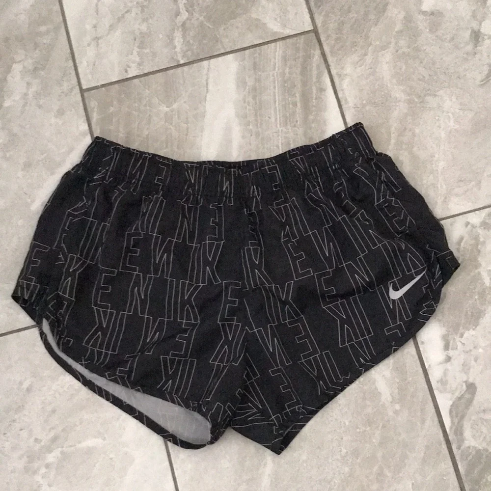 Nike Women's Run Division Tempo Black Reflective Shorts | M